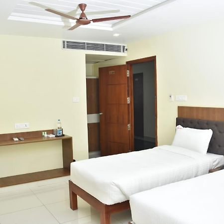 Le Arul Park Hotell Karaikal Eksteriør bilde