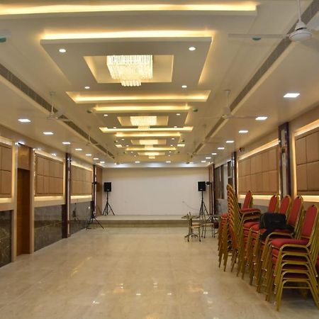 Le Arul Park Hotell Karaikal Eksteriør bilde