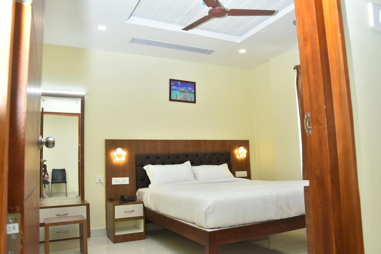 Le Arul Park Hotell Karaikal Eksteriør bilde