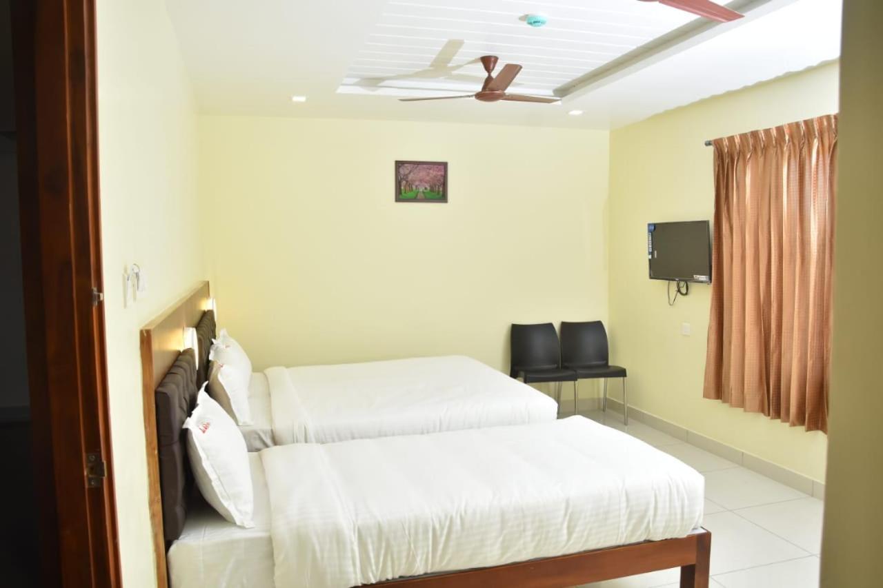 Le Arul Park Hotell Karaikal Eksteriør bilde