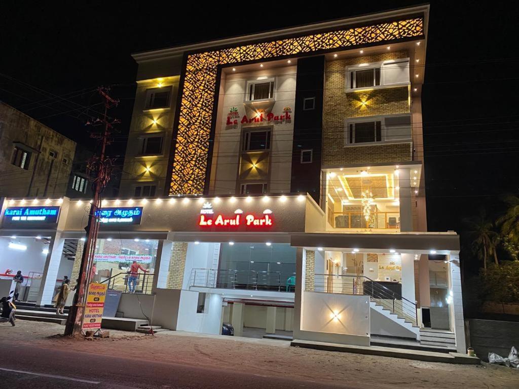 Le Arul Park Hotell Karaikal Eksteriør bilde